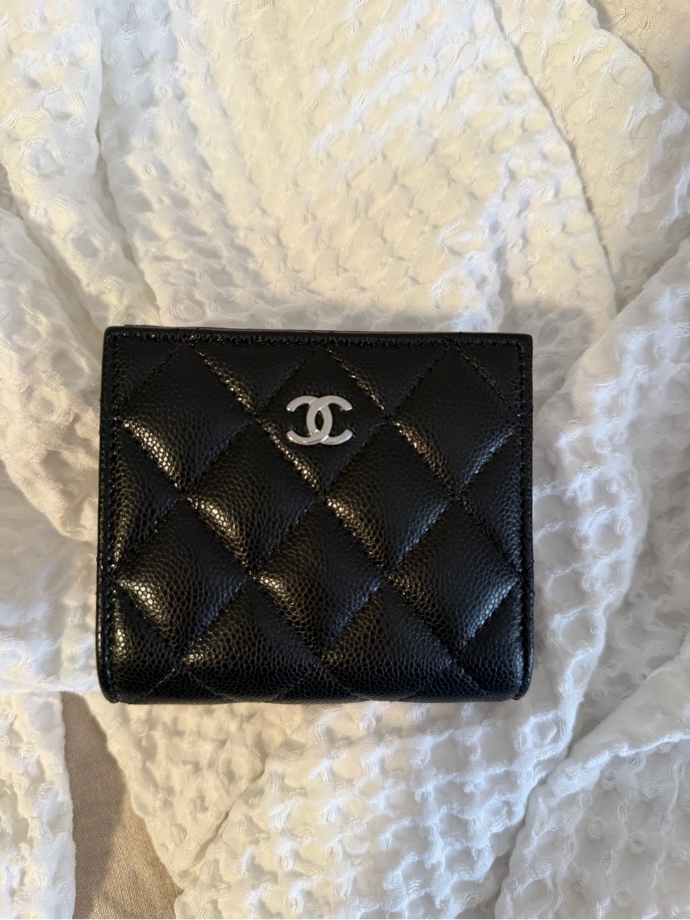 💯% AUTHENTIC CLASSIC CHANEL BIFOLD QUILTED WALLET